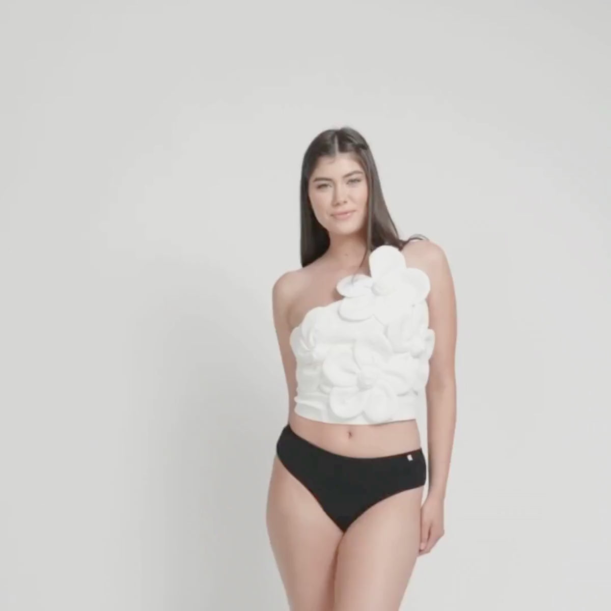 Załaduj wideo: Ava | Majtki menstruacyjne | Brazilian | Czarny